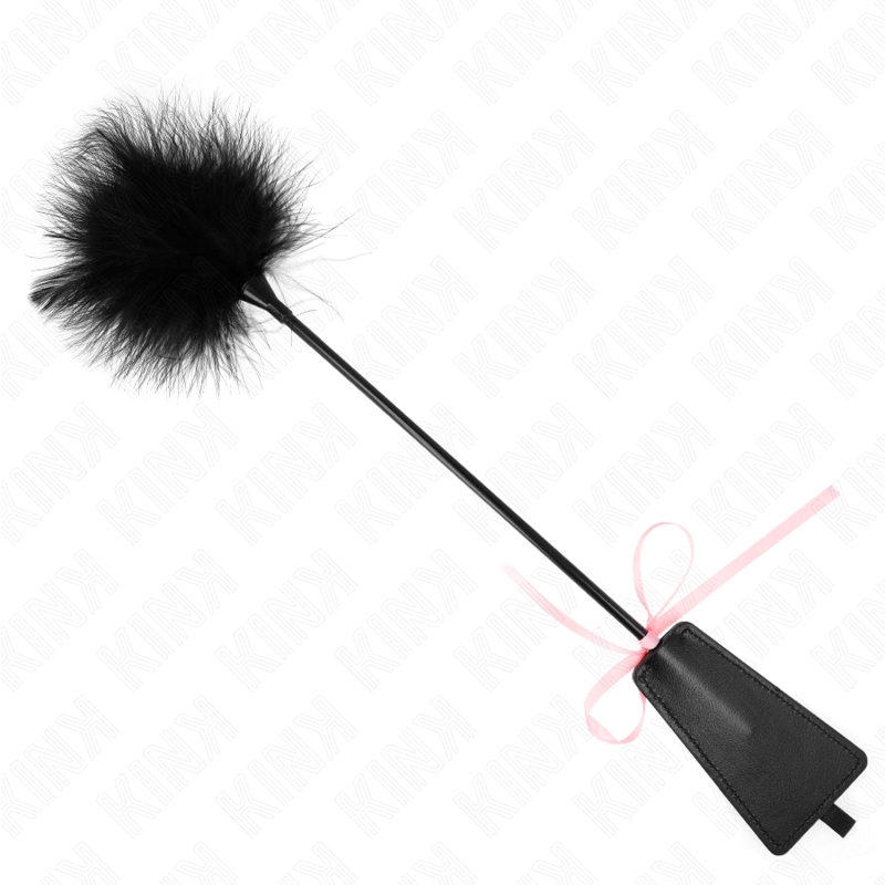 Fusta de plumas con lazo y mango de 49 cm