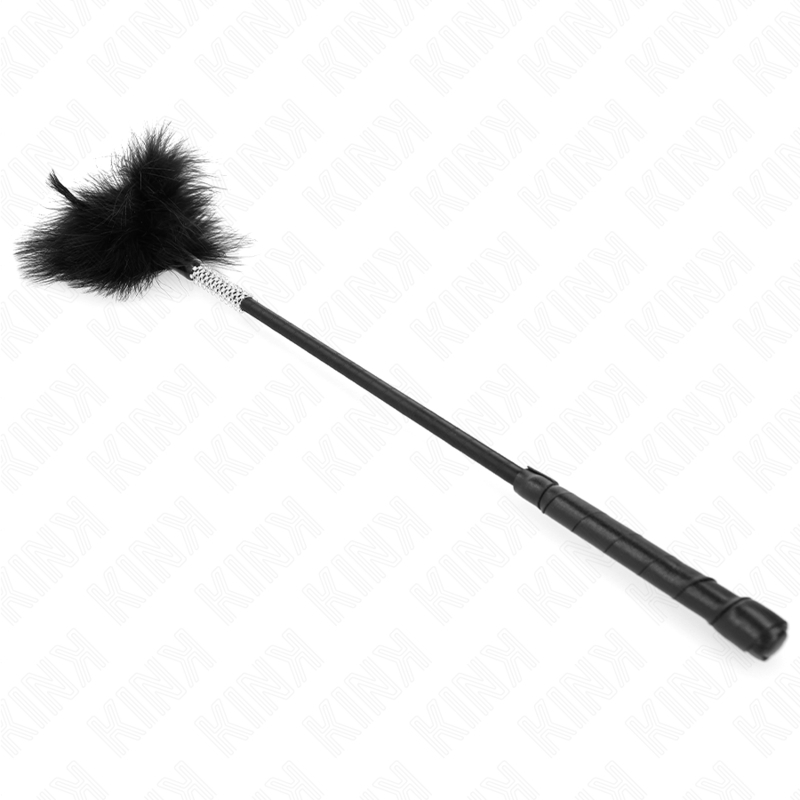 Fusta de plumas con mango de pedrería de 50 cm